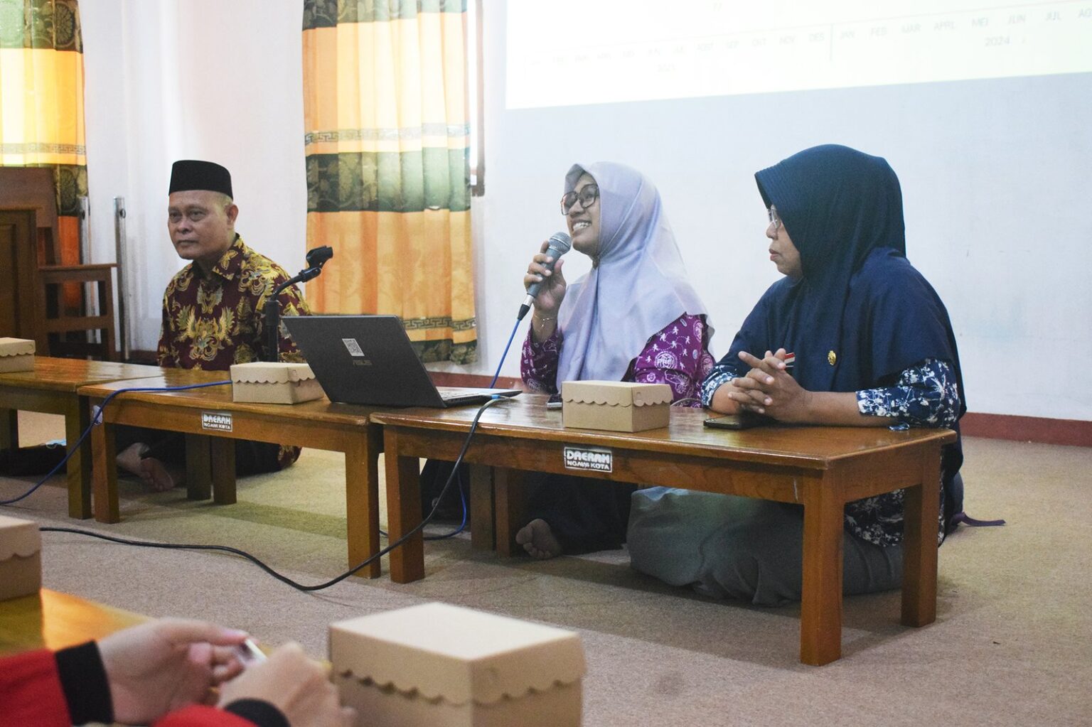 Narasumber Artika Fristi, SKM seorang Epidemiologi dari Puskesmas Ngawi Kota, Fristi mengapresiasi kiprah LDII menghelat bakti sosial kesehatan